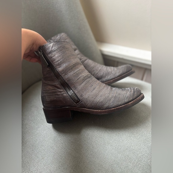 FRYE | leather Demi zip bootie in pewter | size 9 - Picture 8 of 9